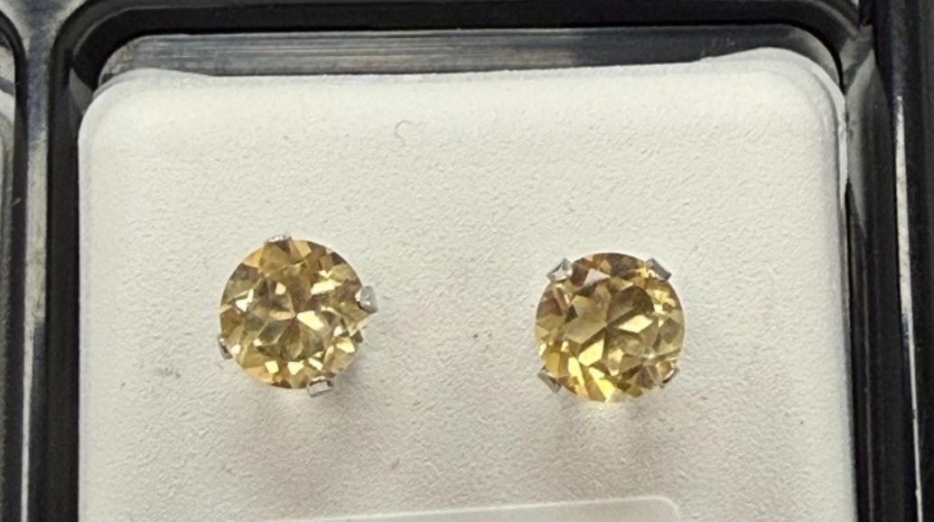 10KW CITRINE STUDS