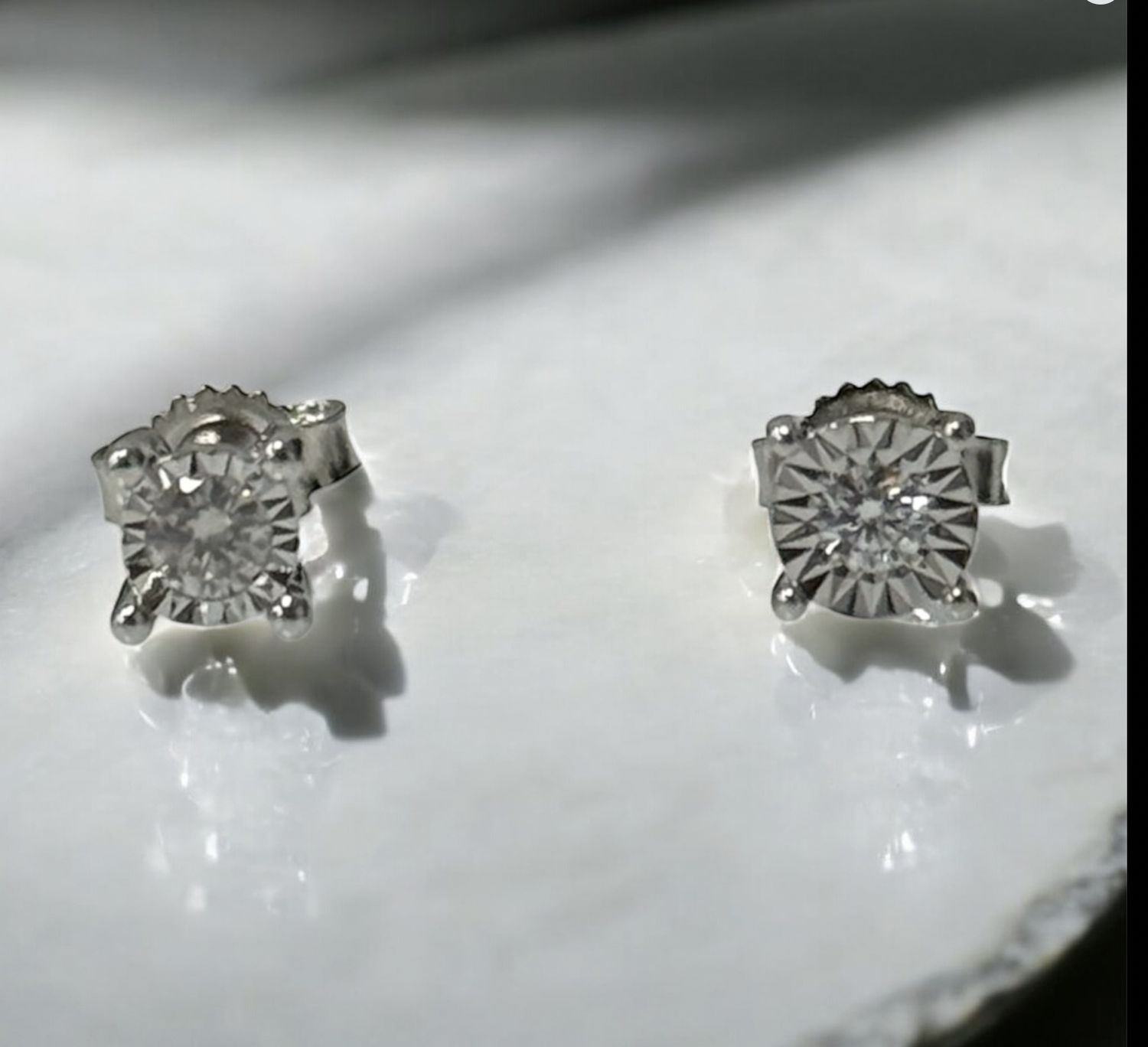 925 .15TW LAB DIA ROUND STUDS