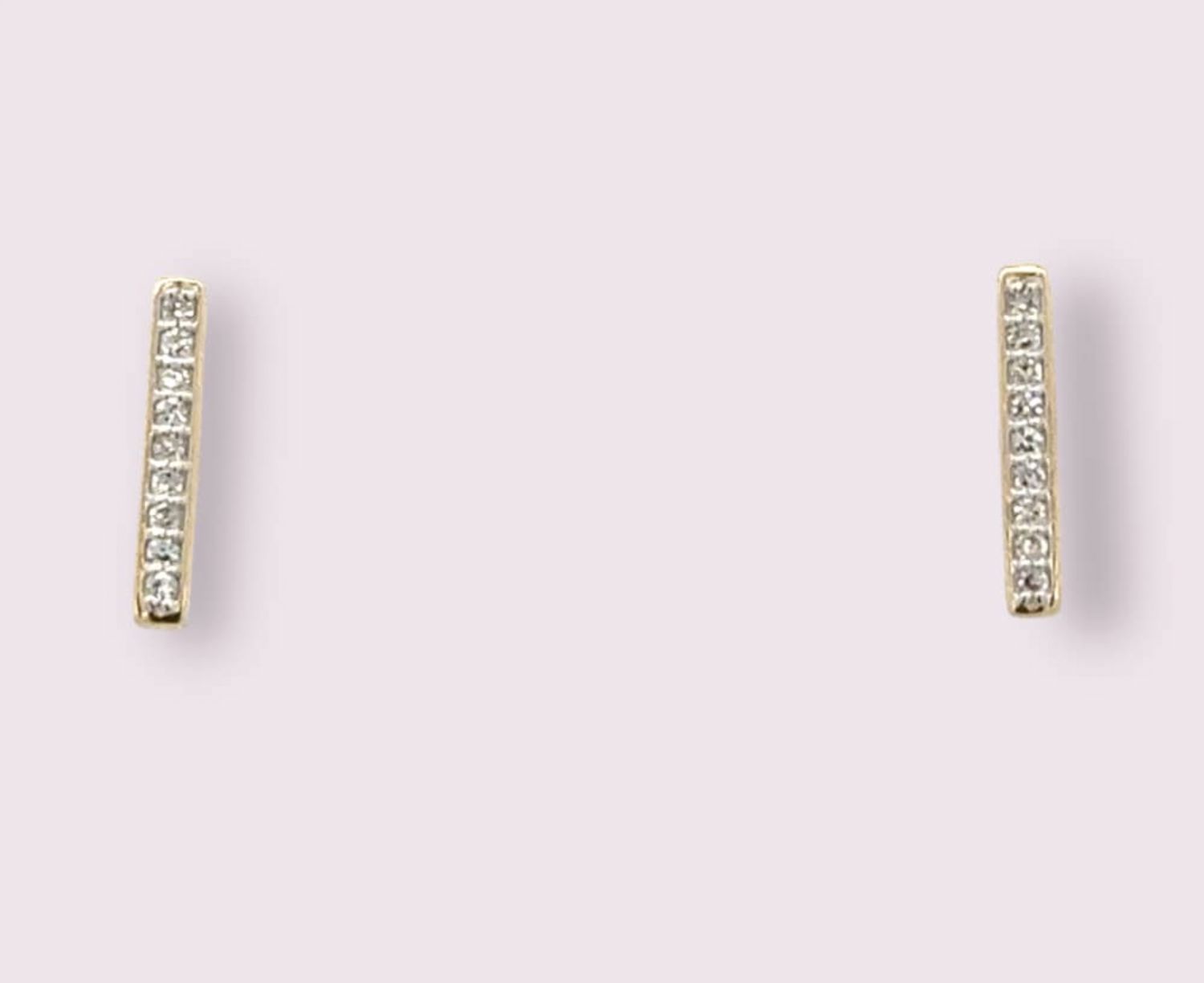 14KY .06tw Diamond Bar earring