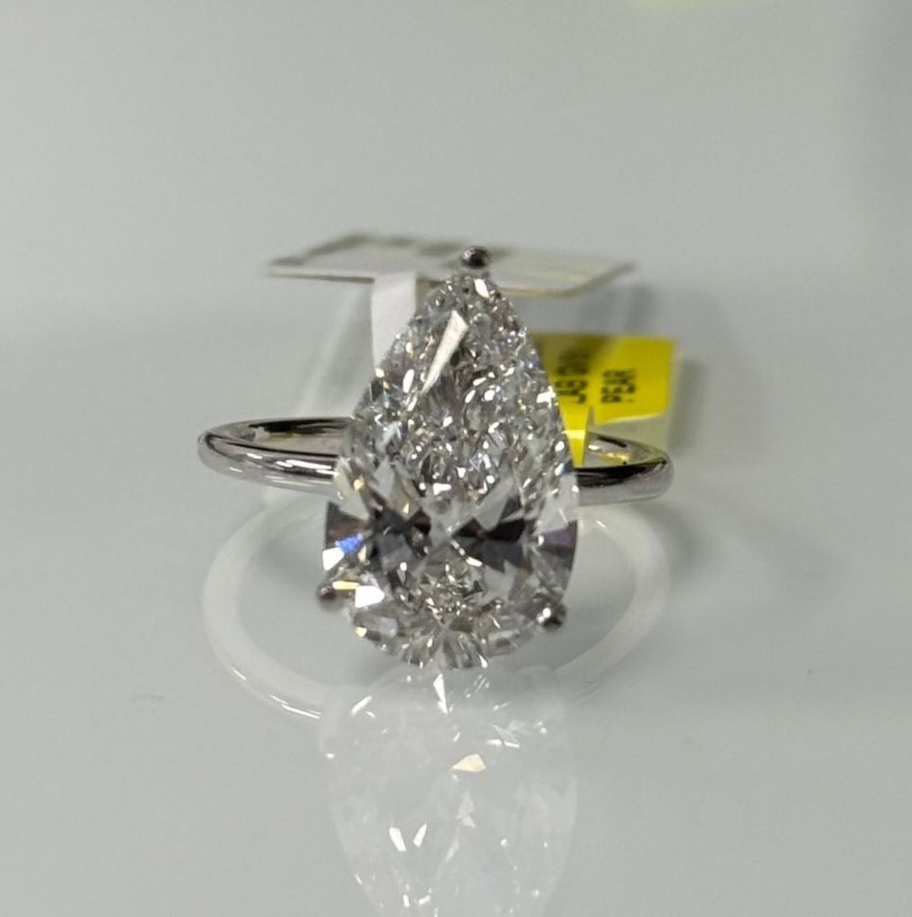 14KW 5.6-5.7CT LAB GROWN DIA PEAR RING