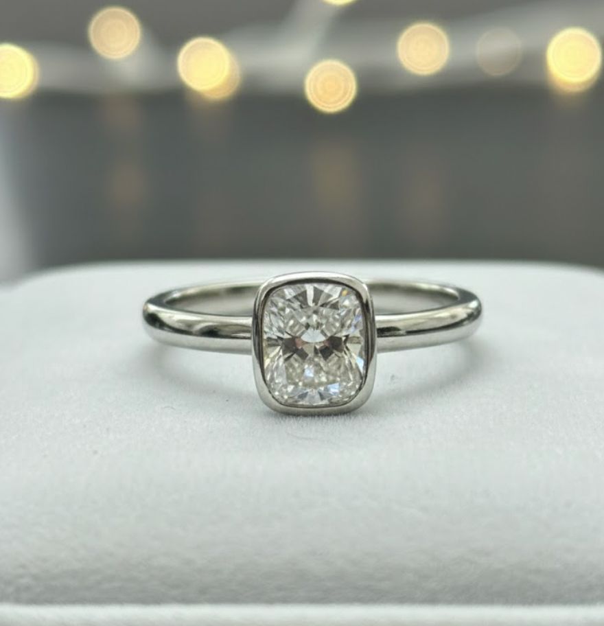 14KW 1CT LAB CUSHION RING