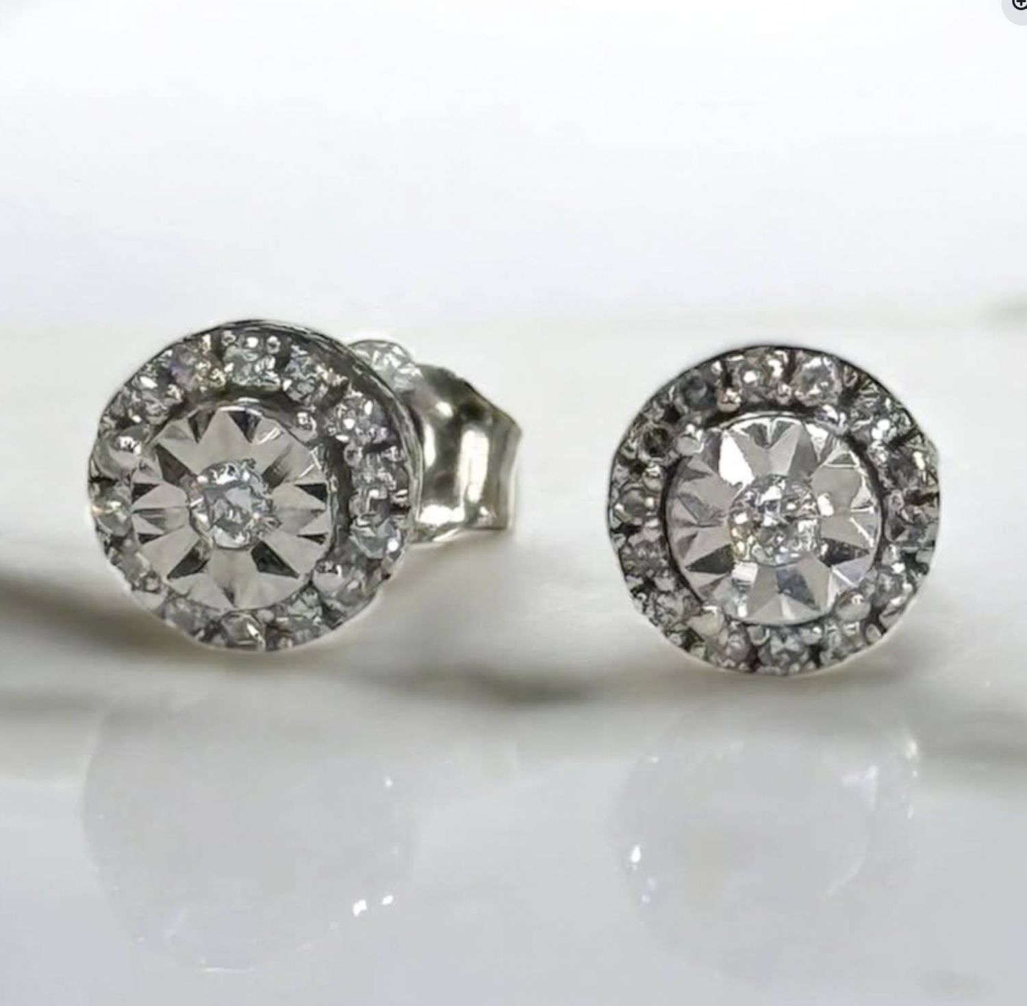 10KW .20CTW LGD CLUSTER STUD