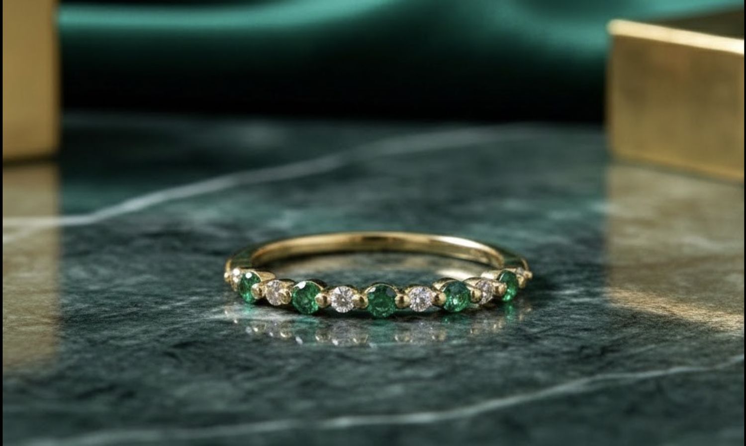 10KY .10TW LAB EMERALD DIA BAND