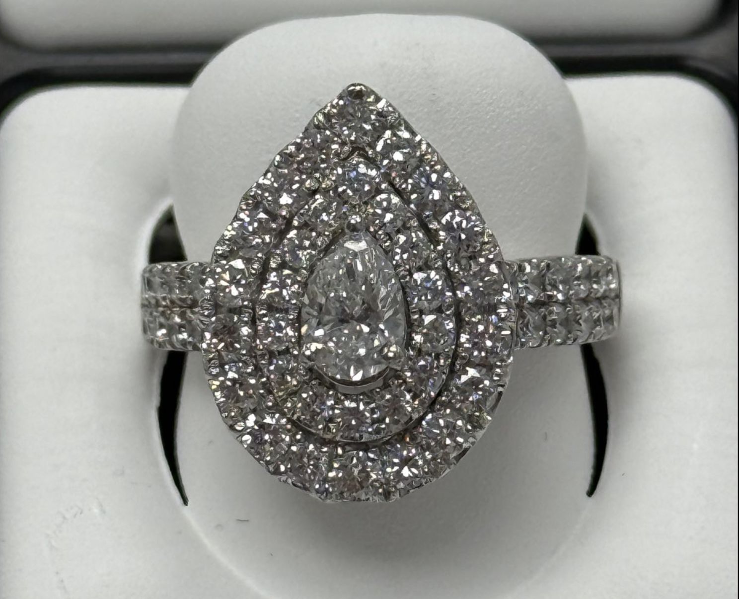 10KW 2.00TW LGD PEAR CLSTR RING 5.3G