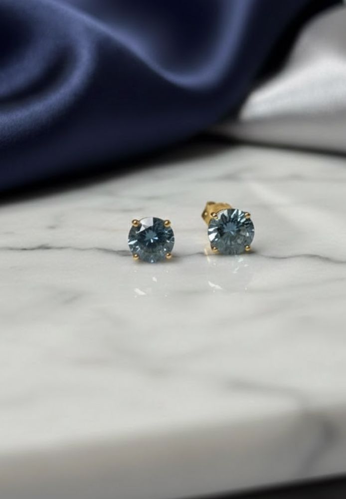 14KY .65TW LAB BLUE DIA STUDS