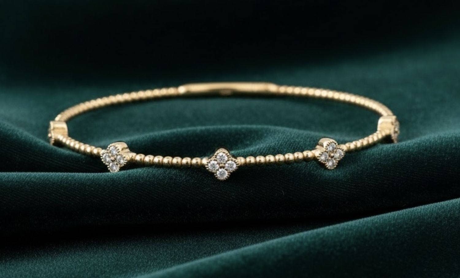 14KY .35TW NAT DIA CLOVER BANGLE