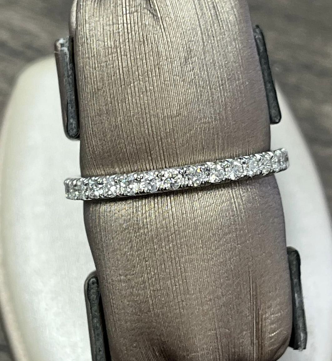 18KW .57TW DIA BAND 1.8G