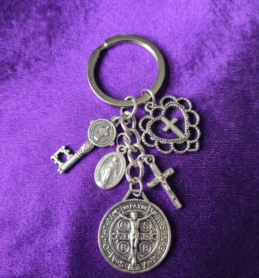 Llavero San Benito de Protección