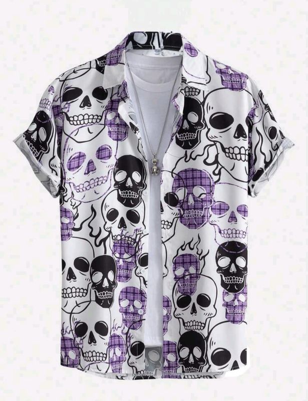 Camisa con diseño gótico