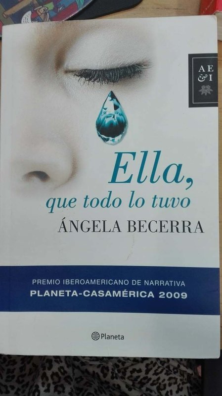 Ella, que todo lo tuvo- Ángela Becerra