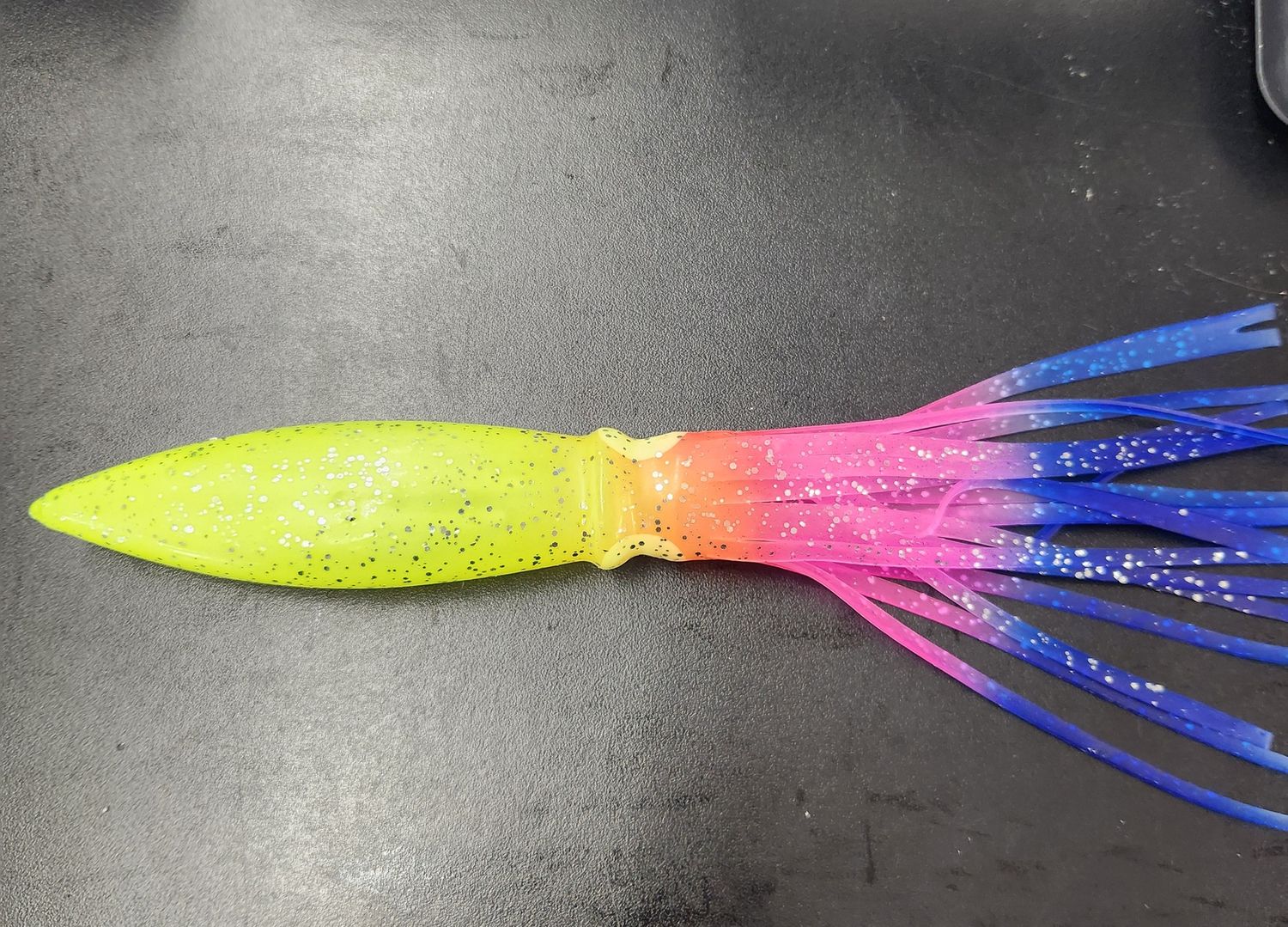 Sea Striker 9" Bulbhead Shell Squid, Color: Rainbow