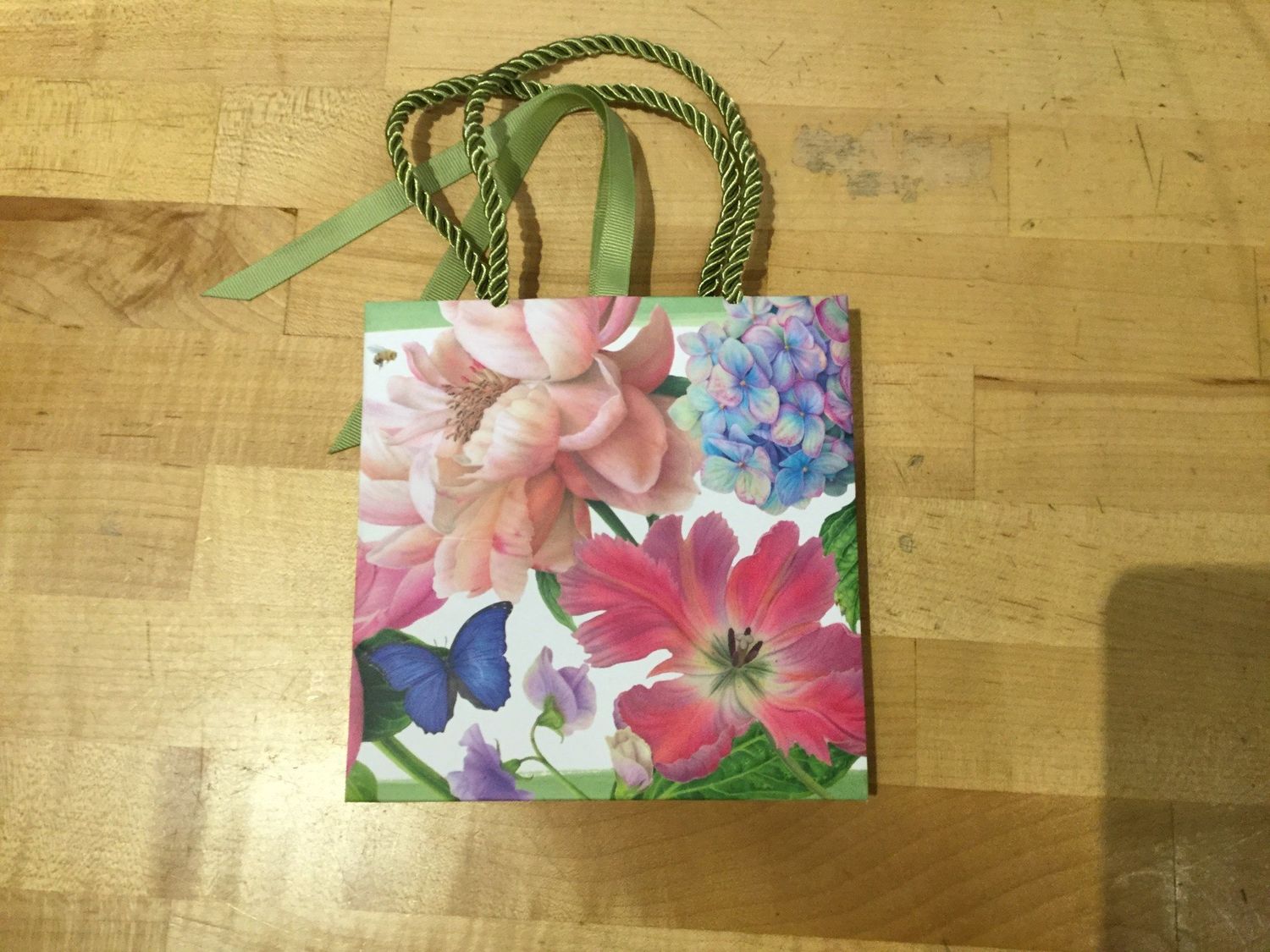 Chelsea Garden Small Gift Bag - 1 Each