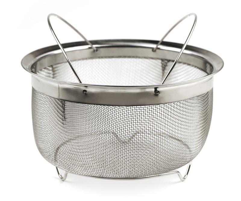 Endurance  3 QT Mesh Basket with Folding Handles