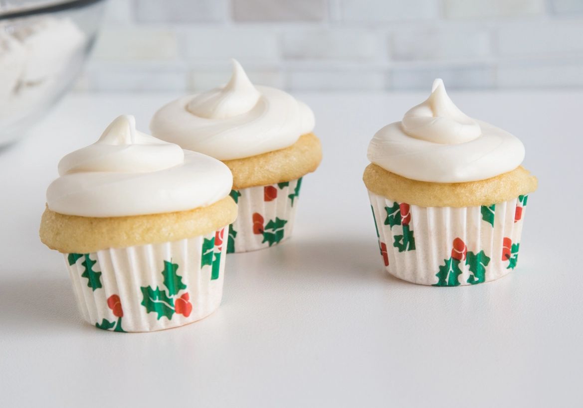 Mini Christmas Bake Cups, 75 Count