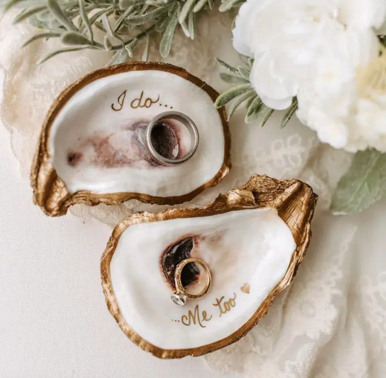 "i do, me too" Oyster Dish Set