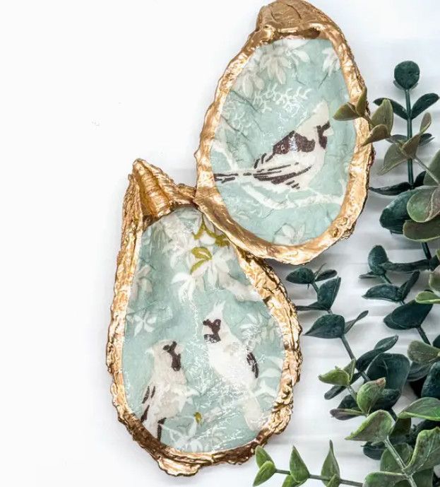 Pastel Cardinals Oyster Trinket Dish