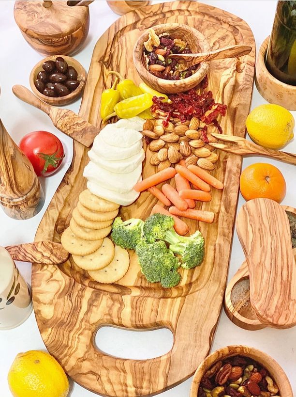 Olive Wood Charcuterie Board - Includes Juice Well