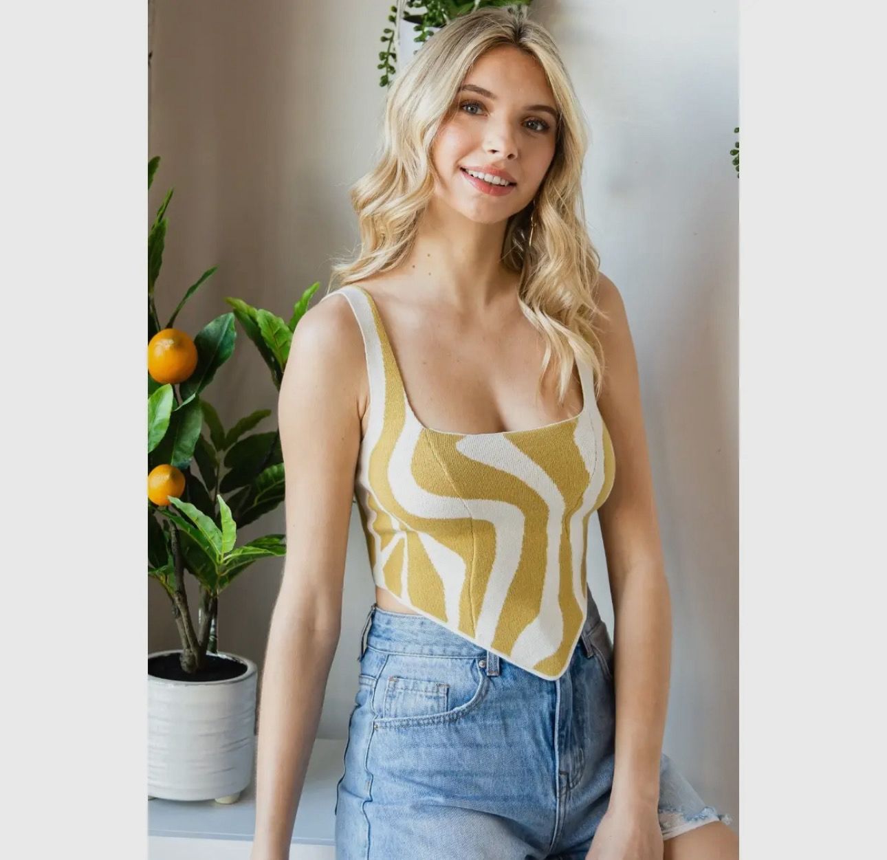 Tiger Stripe V Hem Sweater Tank