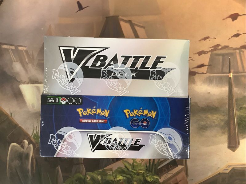 Pokemon TCG: Pokemon GO V Battle Deck - Mewtwo or Melmetal - 8 Decks