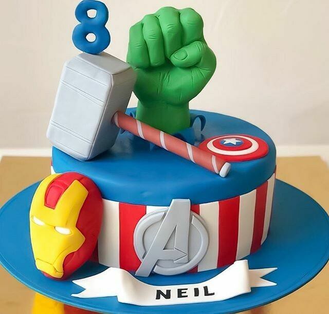 Avengers Cake - 3D