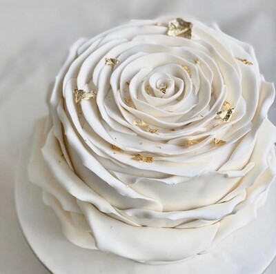 Beautiful White Rose Cake