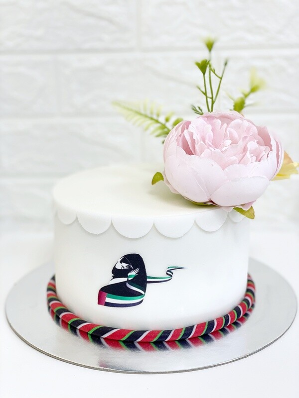 Elegant Emirati Women Cake