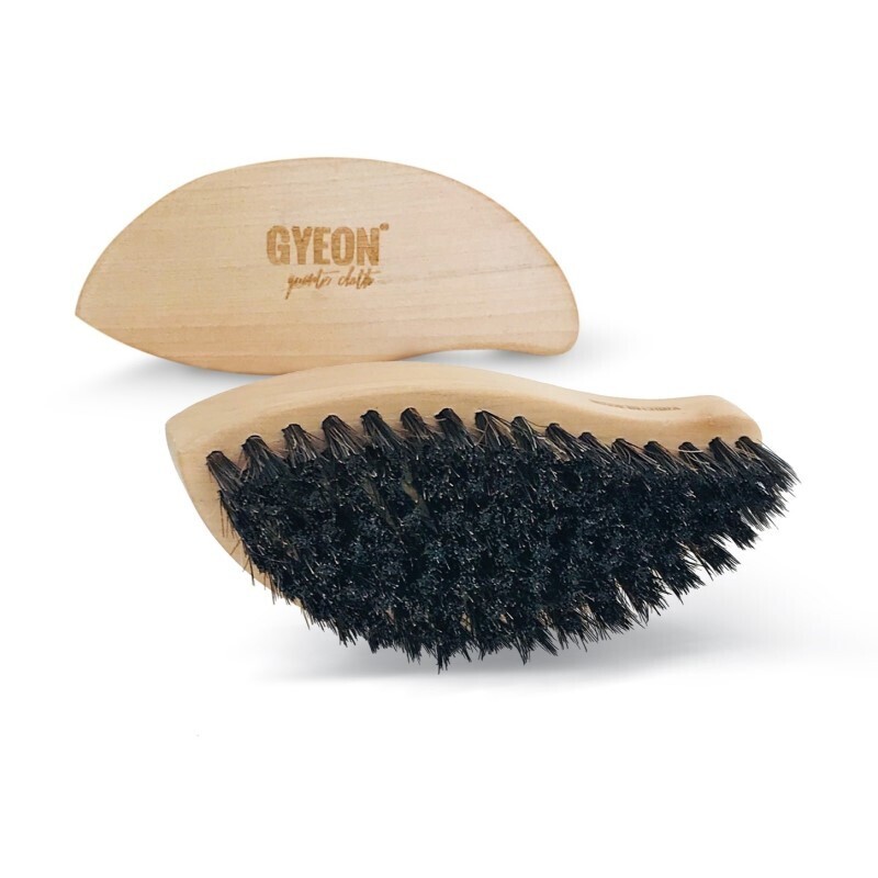 Щетка для чистки кожи из натурального конского волоса GYEON Q2M LeatherBrush