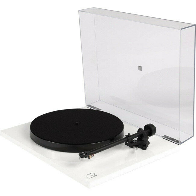 REGA BELT DRIVE TURNTABLE