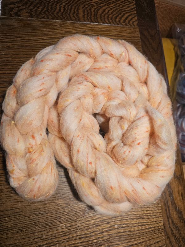 Kammzug Wolle und Viskose Nepp