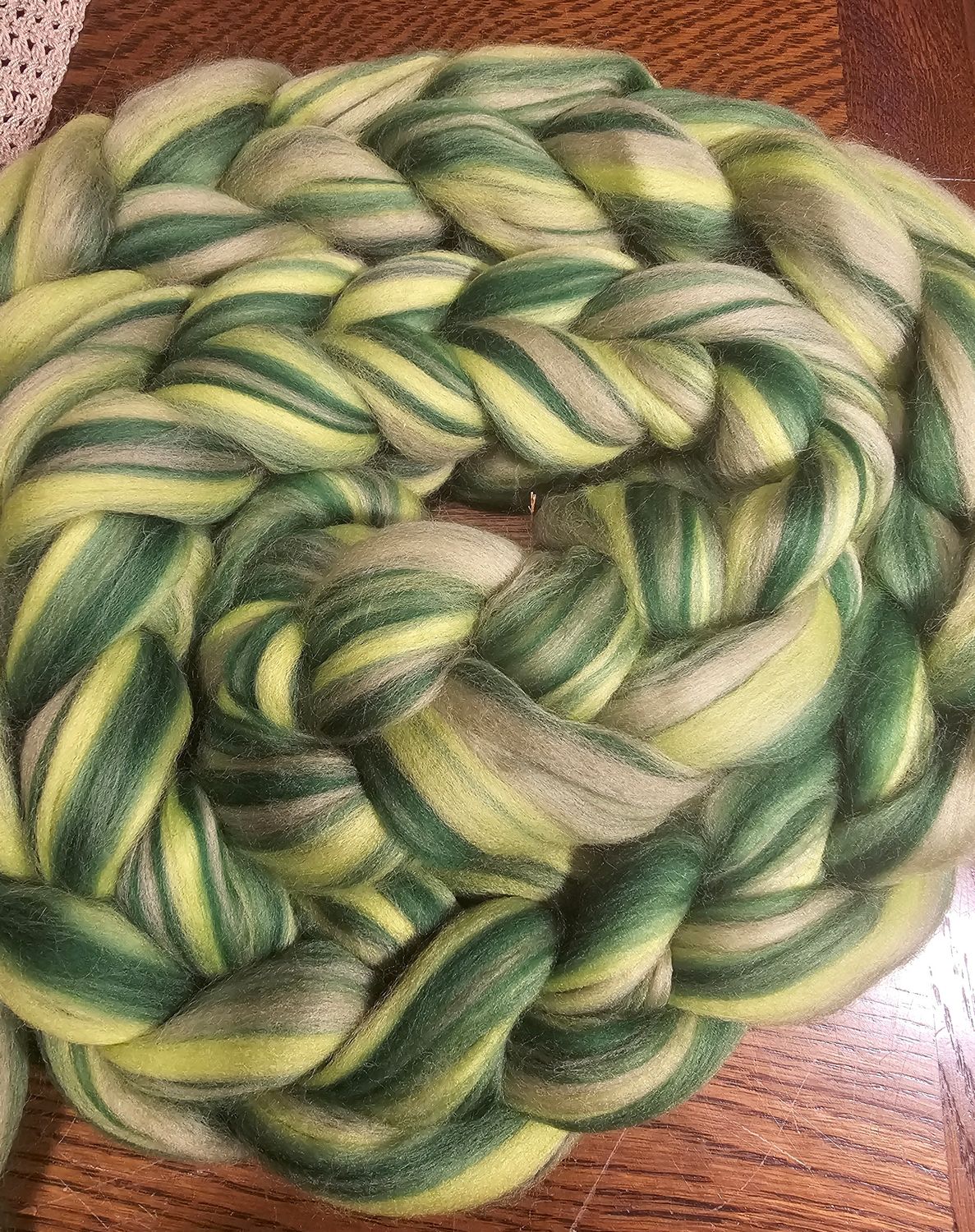 Merinokammzug in Grüntönen