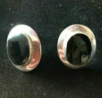 Vintage .925 Sterling Silver earrings - simple plain and elegant,