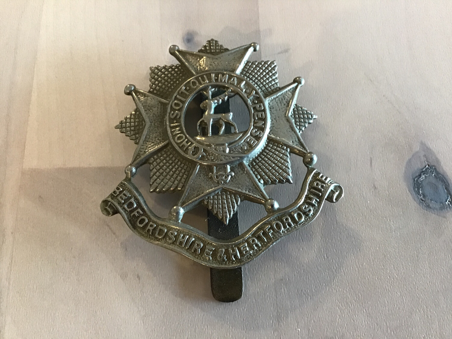 Bedfordshire And Hertfordshire (Beds And Herts) Regiment Cap Badge