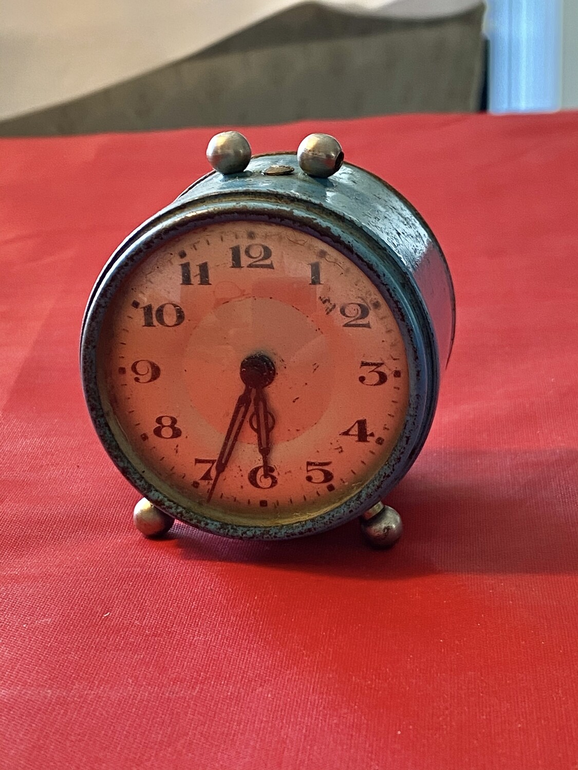 Vintage Tin Plate Desk Clock - not working