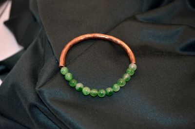 Bransoletka z agatu i miedzi – rękodzieło