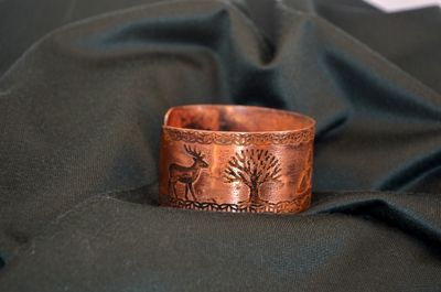 Miedziana bransoleta „Jeleń, Drzewo Życia i Triquetra”