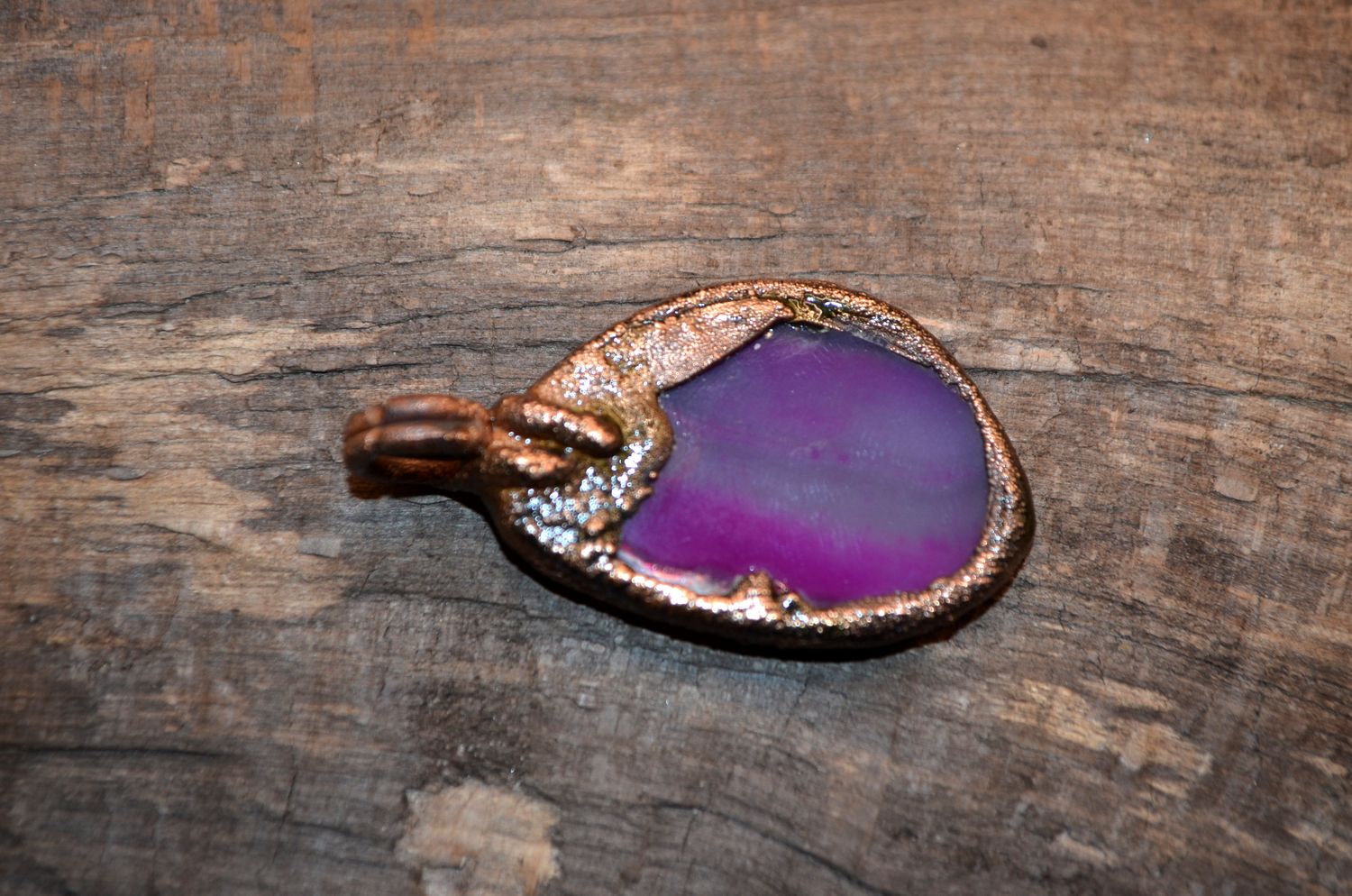 Zawieszka miedziana z agatem (elektroformowanie) - fiolet/róż