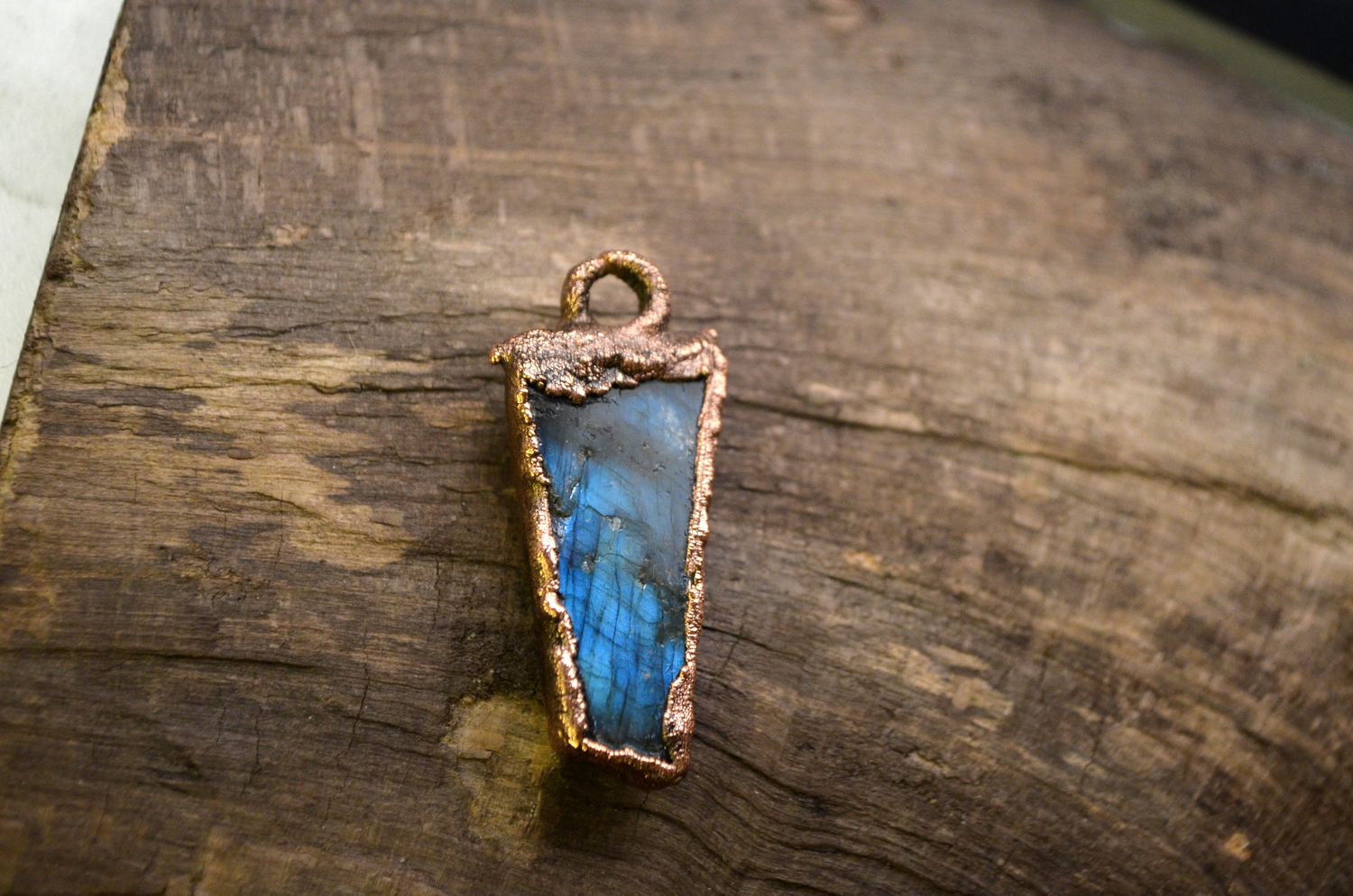 Zawieszka z labradorytem – miedź, elektroformowanie