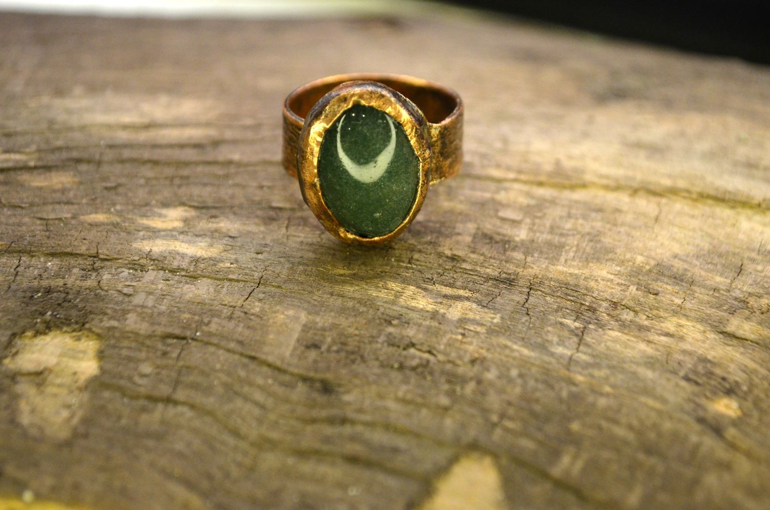 Pierścień z zielonym fluorytem – miedź, regulowany