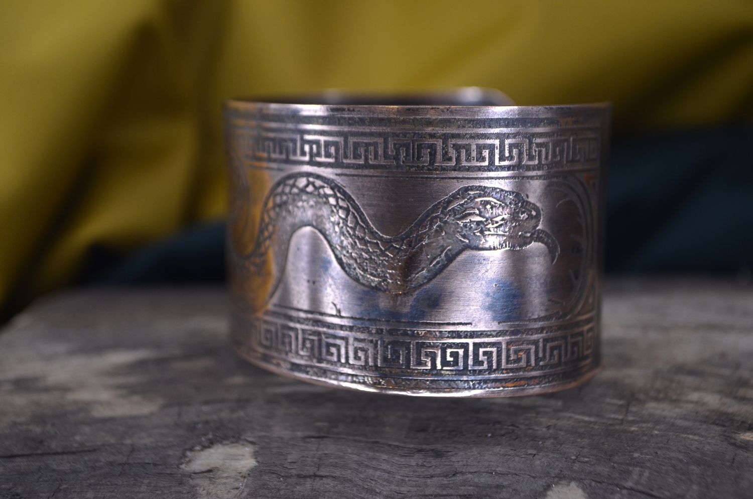 Bransoleta z motywem węża – ręcznie wykonana