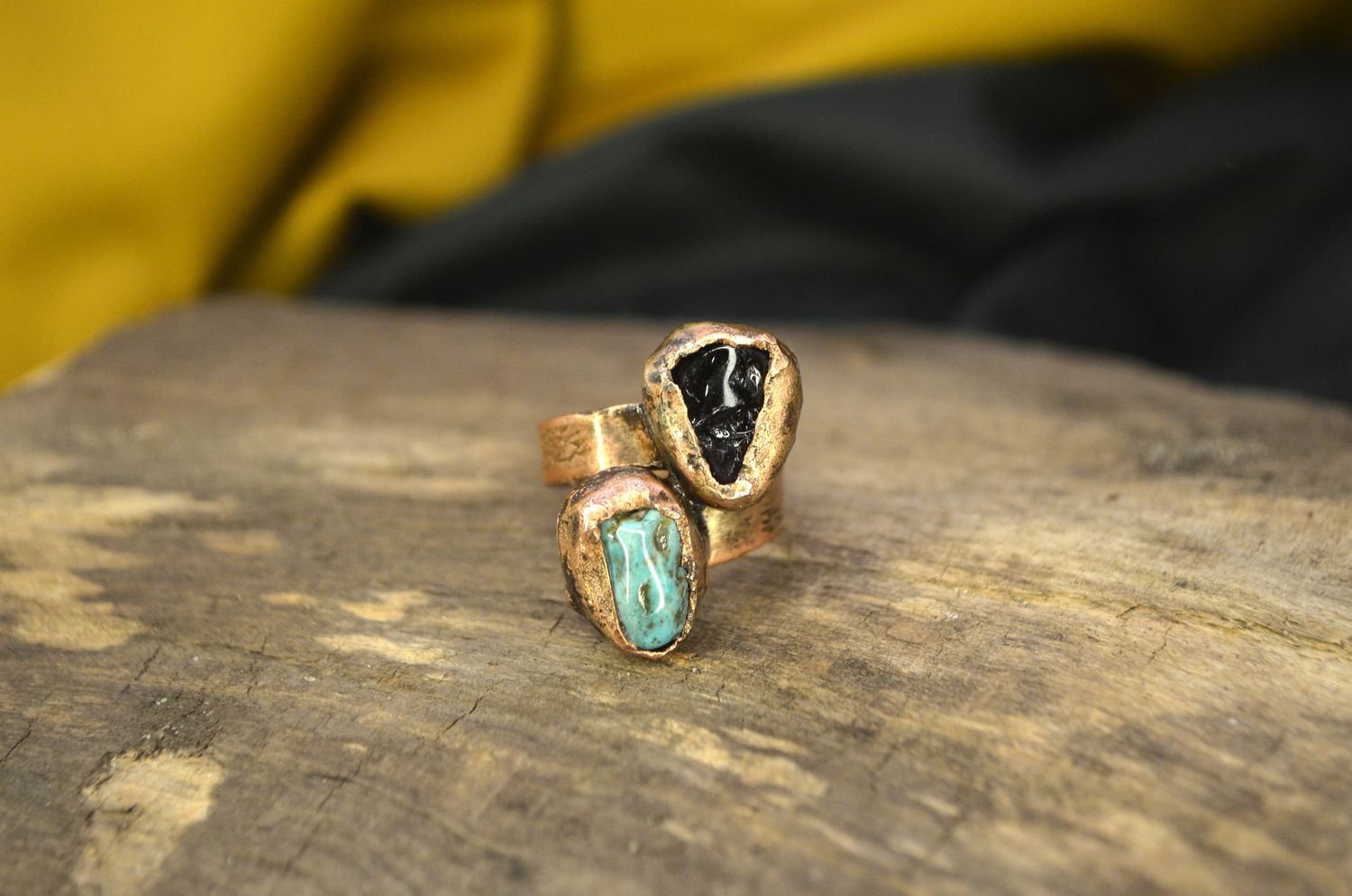 Pierścień miedziany z ametystem i turkusem – regulowany