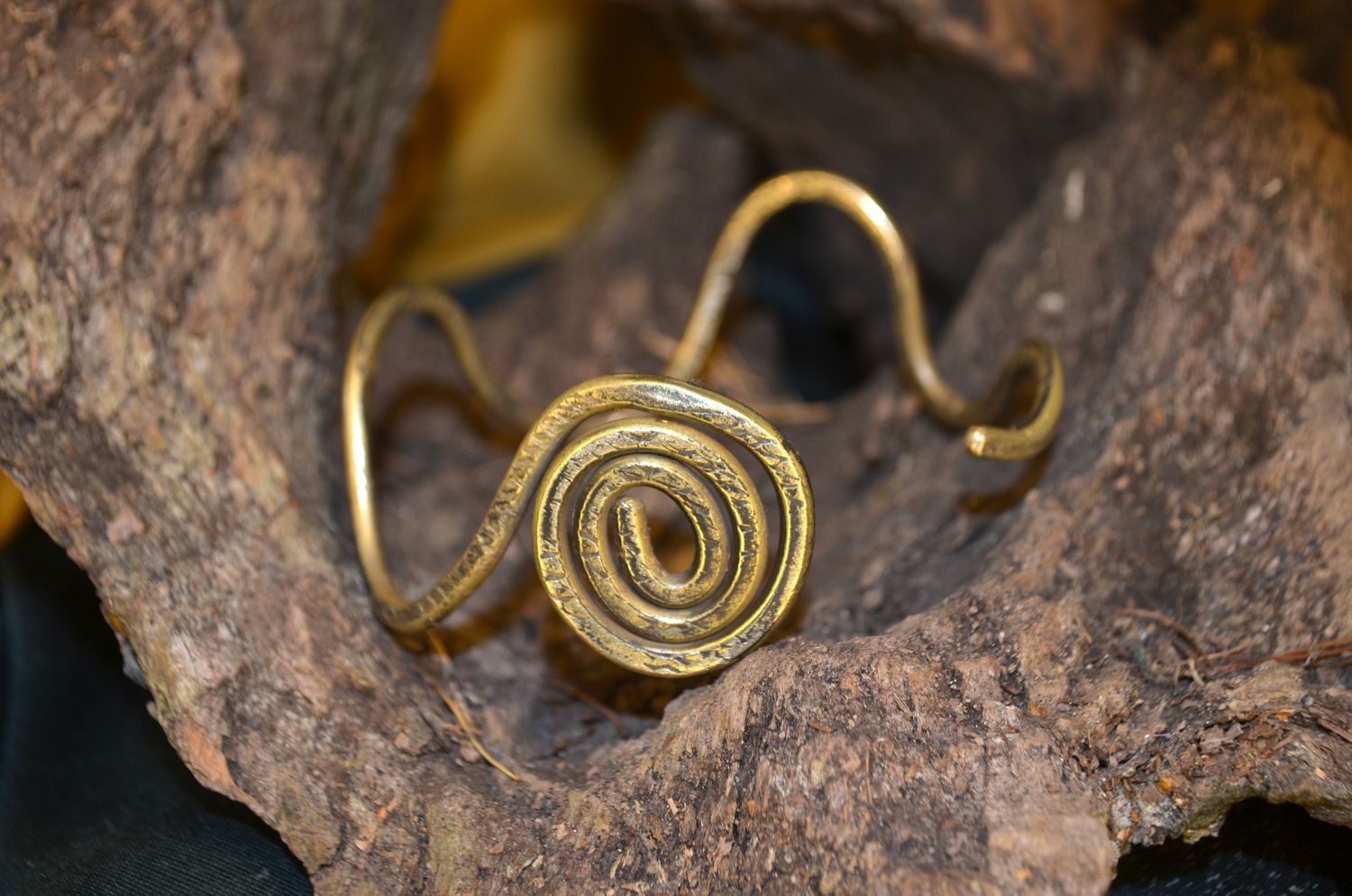 Bransoleta mosiężna „Spirala”