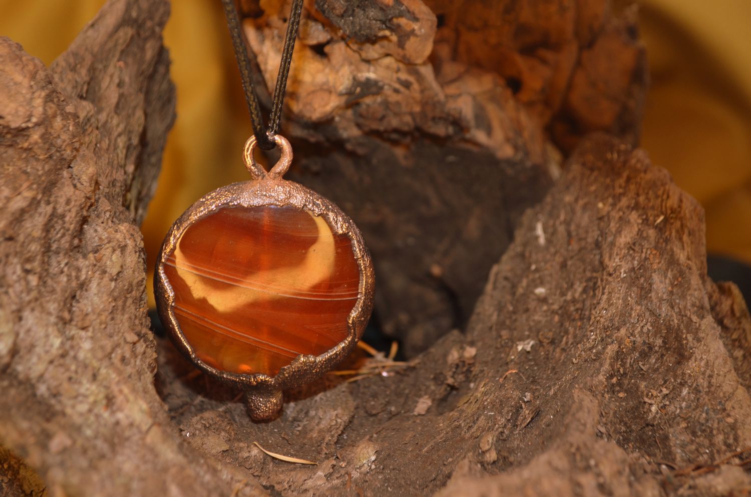 Agat w miedzi – unikatowa zawieszka handmade