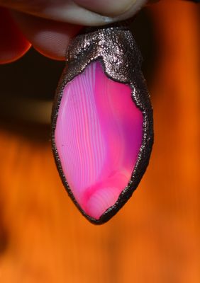 Agat w miedzi – unikatowa zawieszka handmade