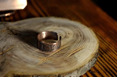 Pierścień miedziany z motywem miłorzębu – regulowany