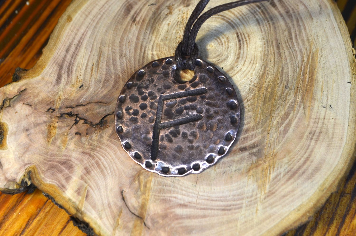 zawieszka miedziana Fehu