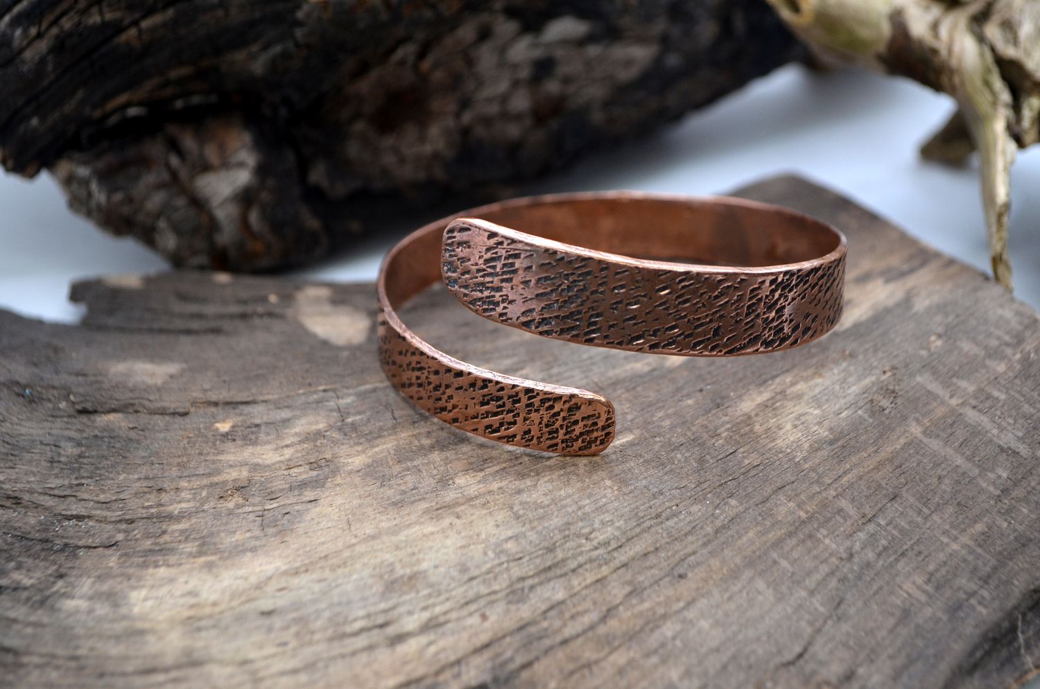 Miedziana bransoleta kuta – surowa faktura  Heat Patina Handmade