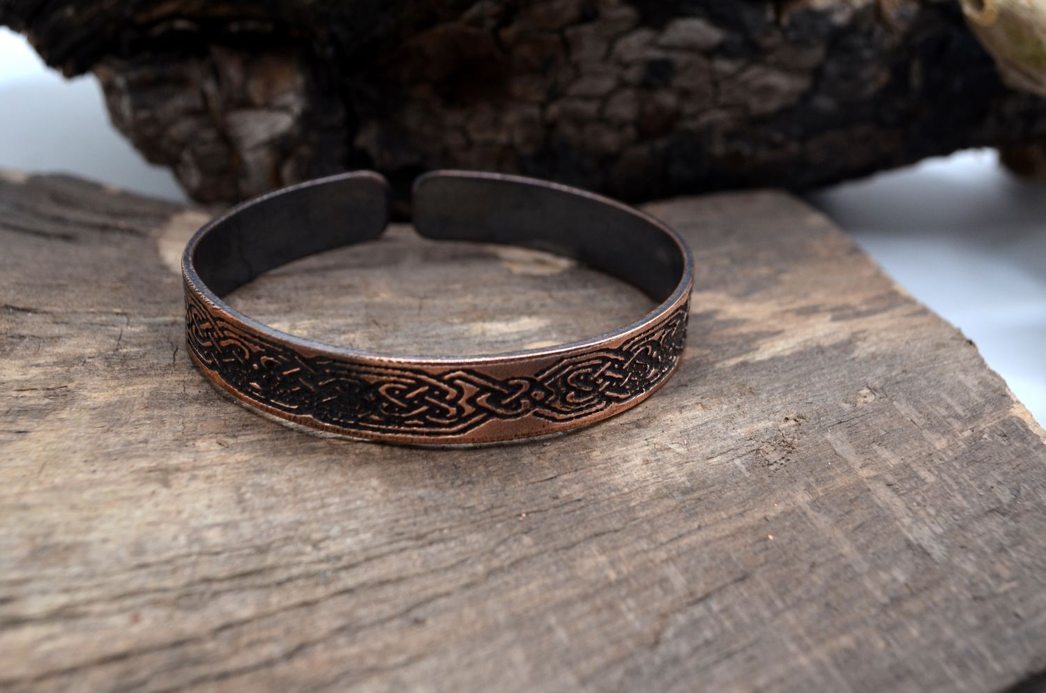 Miedziana bransoleta z ornamentem celtyckim – grawer chemiczny, handmade