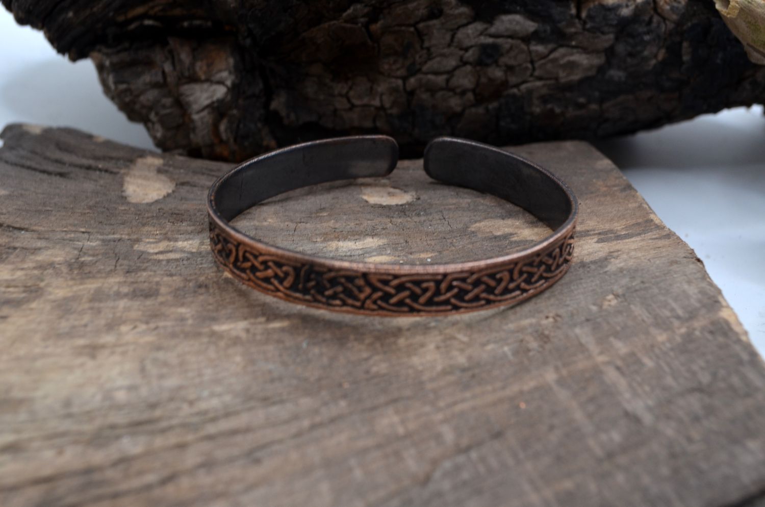 Miedziana bransoleta z ornamentem celtyckim – grawer chemiczny, handmade
