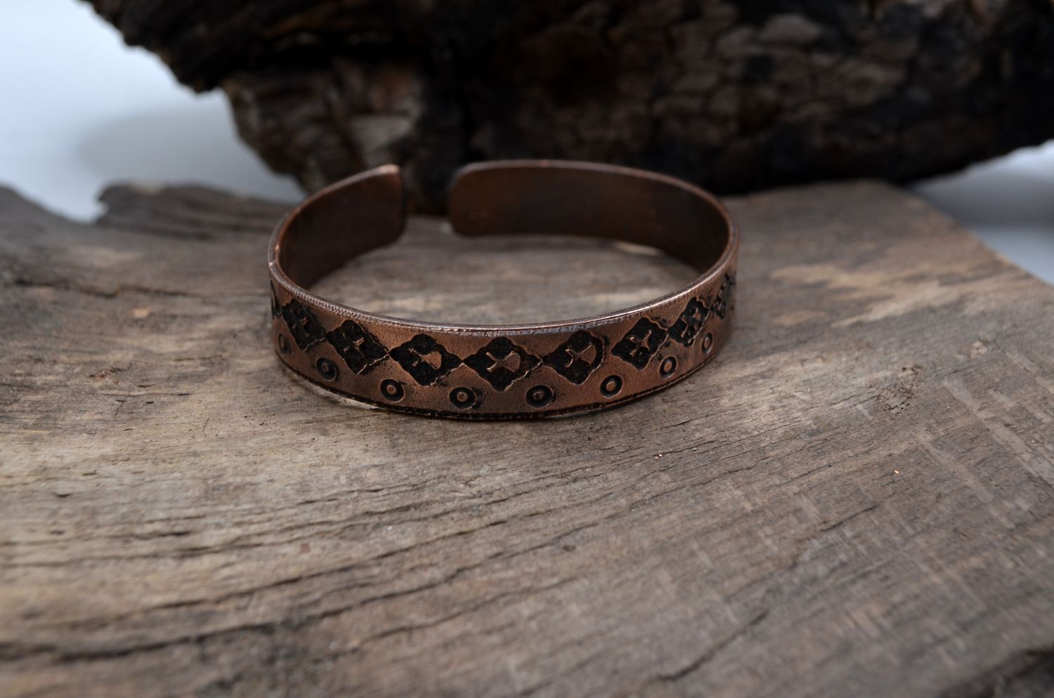 Miedziana bransoleta z ornamentem celtyckim – grawer chemiczny, handmade