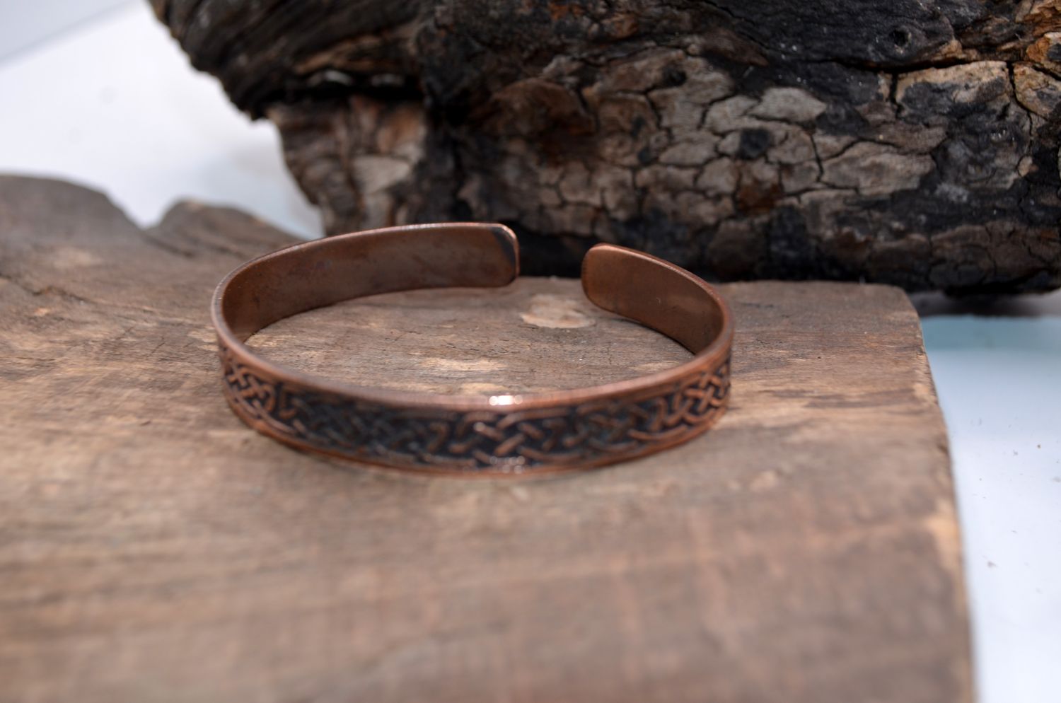 Miedziana bransoleta z ornamentem celtyckim – grawer chemiczny, handmade